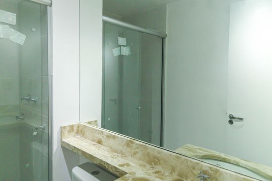 Banheiro de apartamento à venda com 2 quartos, 52m² em Brás, São Paulo
