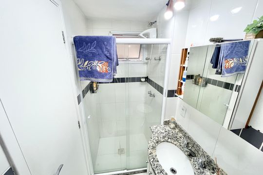 Banheiro  de apartamento à venda com 2 quartos, 60m² em Vila Dom Pedro Ii, São Paulo