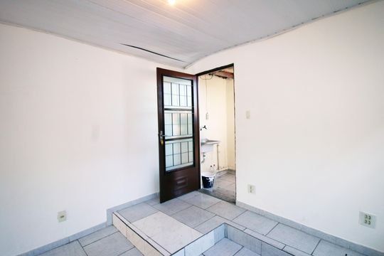 Sala de casa para alugar com 1 quarto, 40m² em Brás de Pina, Rio de Janeiro