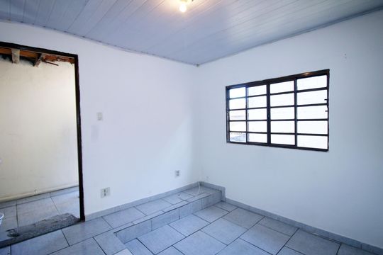 Sala de casa para alugar com 1 quarto, 40m² em Brás de Pina, Rio de Janeiro