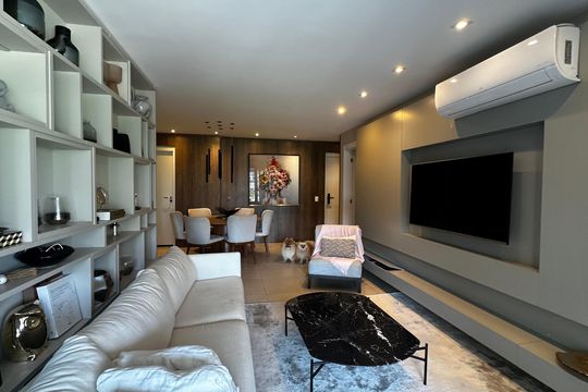 Sala de apartamento à venda com 4 quartos, 156m² em Barra da Tijuca, Rio de Janeiro