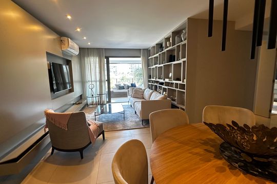Sala de apartamento à venda com 4 quartos, 156m² em Barra da Tijuca, Rio de Janeiro