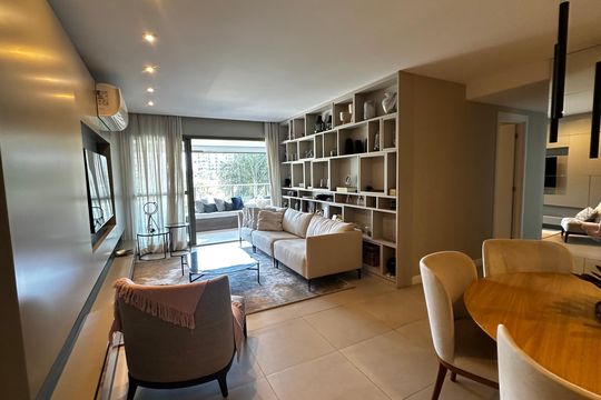 Sala de apartamento à venda com 4 quartos, 156m² em Barra da Tijuca, Rio de Janeiro