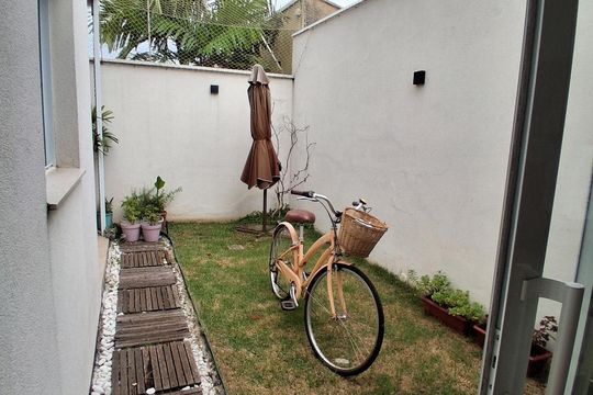 Área externa de casa à venda com 3 quartos, 200m² em Chácara Primavera, Campinas