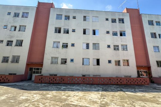 Fachada do bloco de apartamento à venda com 2 quartos, 50m² em Jardim Capelinha, São Paulo