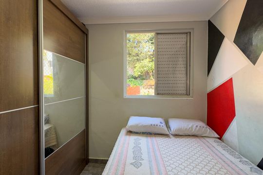 Quarto 2 de apartamento à venda com 2 quartos, 50m² em Jardim Capelinha, São Paulo