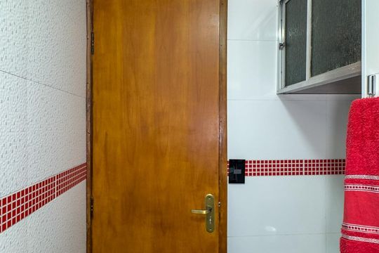 Banheiro de apartamento à venda com 2 quartos, 50m² em Jardim Capelinha, São Paulo