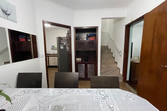 Sala de Jantar de casa à venda com 4 quartos, 190m² em Jardim Rizzo, São Paulo