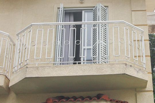 Fachada de casa de condomínio à venda com 3 quartos, 165m² em Parque Assuncao, Taboão da Serra