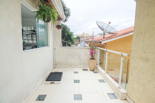 Quintal de casa de condomínio à venda com 3 quartos, 165m² em Parque Assuncao, Taboão da Serra
