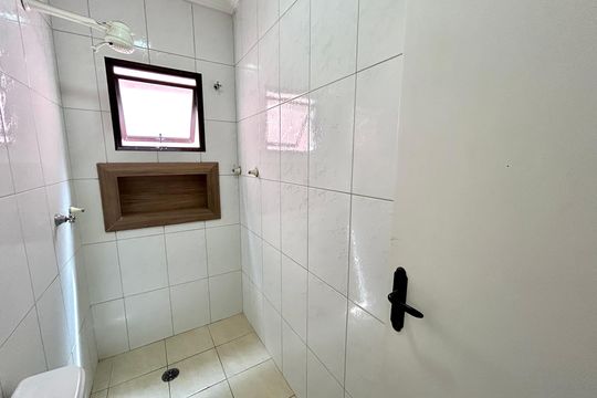 Banheiro 1 de casa à venda com 3 quartos, 299m² em Jardim Rosa de Franca, Guarulhos