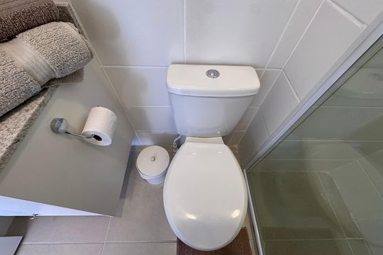 Banheiro Social de apartamento à venda com 2 quartos, 50m² em Recreio dos Bandeirantes, Rio de Janeiro