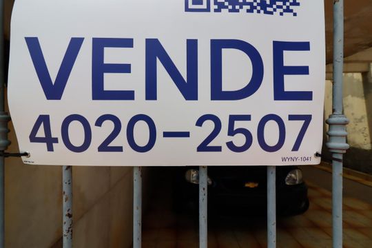 Plaquinha de casa à venda com 3 quartos, 190m² em Vila Ré, São Paulo