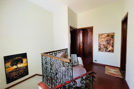 Corredor de casa para alugar com 3 quartos, 190m² em Centro, Taubaté