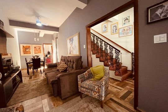 Sala de casa para alugar com 3 quartos, 190m² em Centro, Taubaté