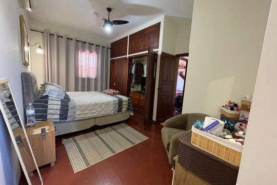 Quarto de casa para alugar com 3 quartos, 190m² em Centro, Taubaté