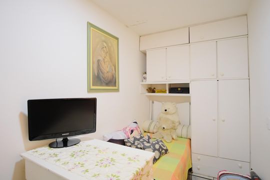 Quarto 2 de casa para alugar com 4 quartos, 175m² em Vila Esperança, São Paulo
