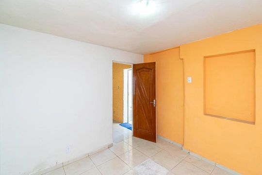 Quarto  de casa à venda com 1 quarto, 40m² em Olaria, Rio de Janeiro