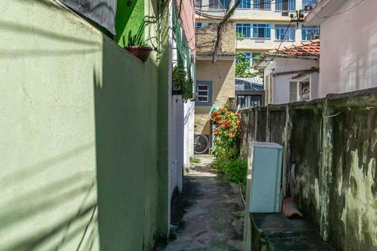 Área comum de acesso de casa à venda com 1 quarto, 40m² em Olaria, Rio de Janeiro