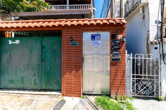 Fachada de casa à venda com 1 quarto, 40m² em Olaria, Rio de Janeiro
