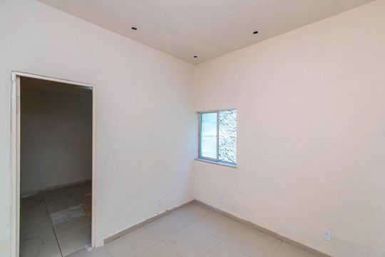 Sala de casa à venda com 1 quarto, 40m² em Olaria, Rio de Janeiro