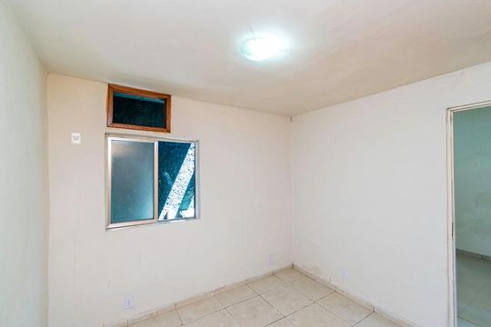 Quarto de casa à venda com 1 quarto, 40m² em Olaria, Rio de Janeiro