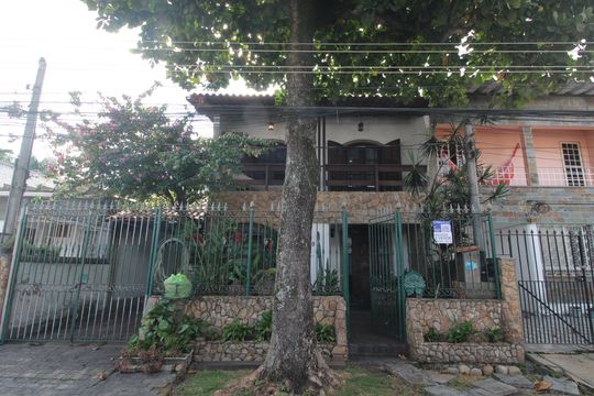 Fachada de casa de condomínio à venda com 5 quartos, 229m² em Freguesia (jacarepaguá), Rio de Janeiro