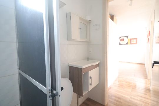 Banheiro de apartamento à venda com 2 quartos, 40m² em Canudos, Novo Hamburgo