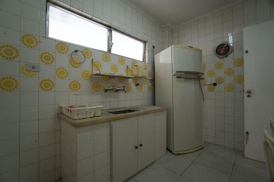 Cozinha de apartamento para alugar com 2 quartos, 80m² em Cerqueira César, São Paulo