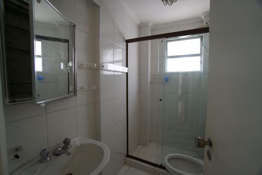 Banheiro de apartamento para alugar com 2 quartos, 80m² em Cerqueira César, São Paulo