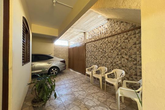 Casa à venda com 5 quartos, 228m² em São Benedito, Belo Horizonte