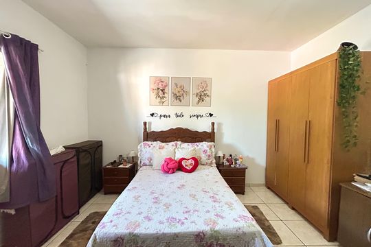 Casa à venda com 5 quartos, 228m² em São Benedito, Belo Horizonte