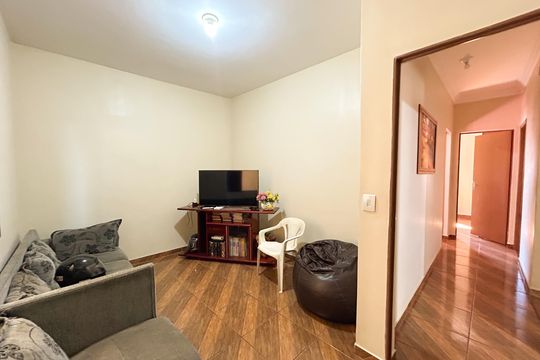 Casa à venda com 5 quartos, 228m² em São Benedito, Belo Horizonte