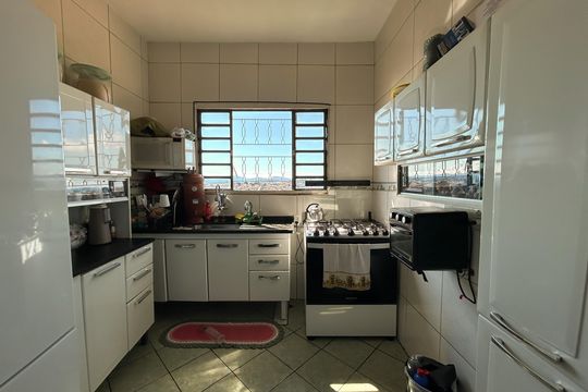 Casa à venda com 5 quartos, 228m² em São Benedito, Belo Horizonte