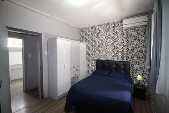 Quarto 1 de apartamento à venda com 2 quartos, 67m² em Floresta, Porto Alegre