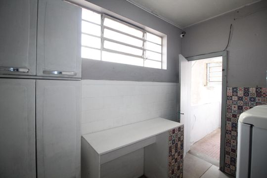 Cozinha de apartamento à venda com 2 quartos, 67m² em Floresta, Porto Alegre