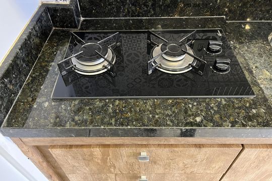Cozinha de kitnet/studio para alugar com 1 quarto, 26m² em Boqueirão, Santos
