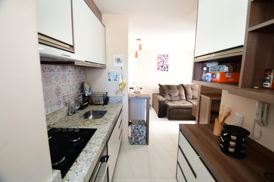 Cozinha de apartamento à venda com 2 quartos, 55m² em Jardim Samambaia, Campinas