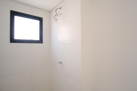 Banheiro de kitnet/studio à venda com 1 quarto, 31m² em Chácara Seis de Outubro, São Paulo