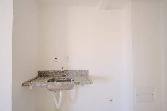 Cozinha de kitnet/studio à venda com 1 quarto, 31m² em Chácara Seis de Outubro, São Paulo