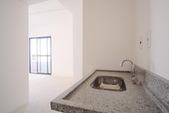 Cozinha de kitnet/studio à venda com 1 quarto, 31m² em Chácara Seis de Outubro, São Paulo