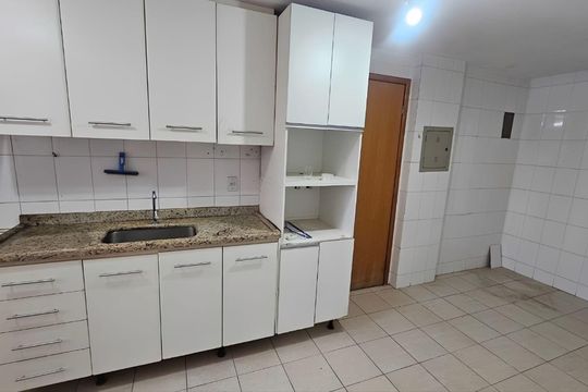Cozinha de apartamento à venda com 3 quartos, 130m² em Setor Bela Vista, Goiânia