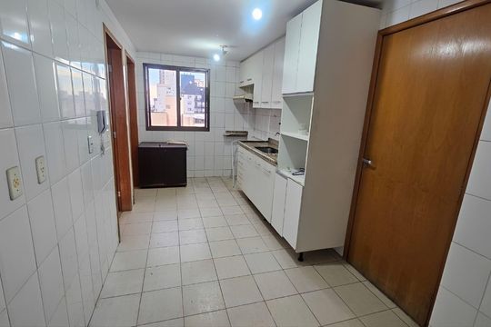 Cozinha de apartamento para alugar com 3 quartos, 130m² em Setor Bela Vista, Goiânia