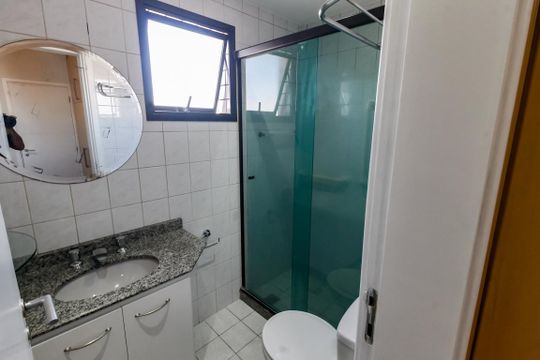 Banheiro da Suíte de apartamento para alugar com 2 quartos, 70m² em Vila Progredior, São Paulo