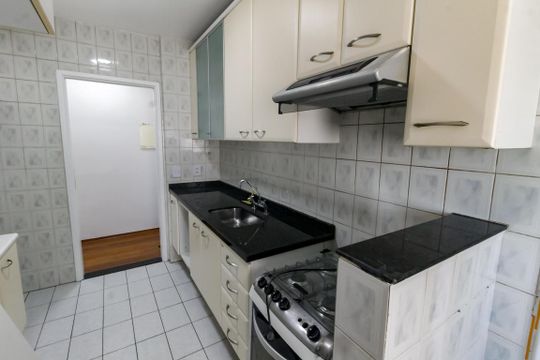 Cozinha - Armários de apartamento para alugar com 2 quartos, 70m² em Vila Progredior, São Paulo