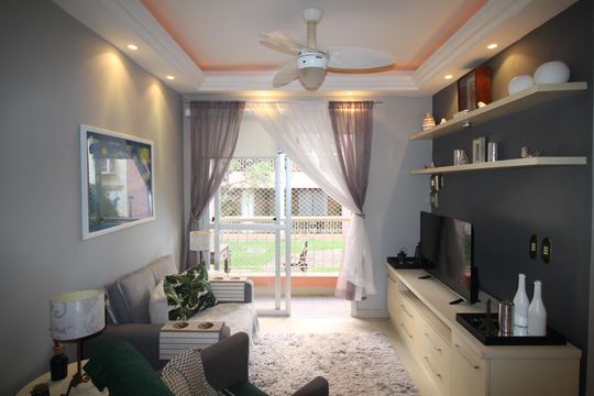 Sala de apartamento à venda com 2 quartos, 58m² em Jardim Carvalho, Porto Alegre