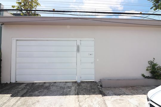 Fachada de casa à venda com 3 quartos, 275m² em Jardim Orlandina, São Bernardo do Campo