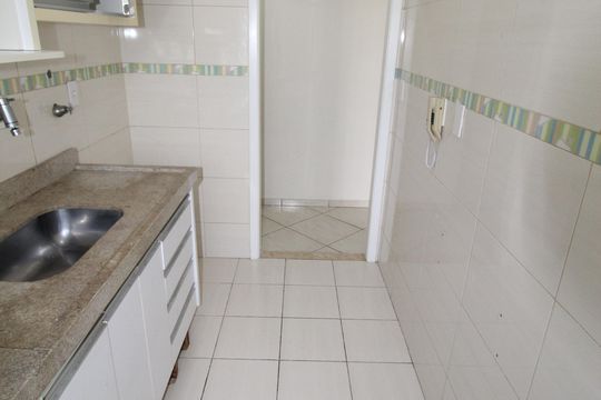 Cozinha de apartamento para alugar com 2 quartos, 53m² em Vila Rossi, São José dos Campos
