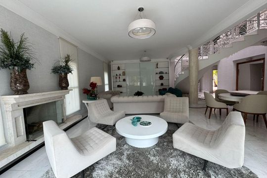 Casa para alugar com 4 quartos, 530m² em São Paulo II, Cotia