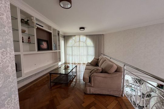 Casa para alugar com 4 quartos, 530m² em São Paulo II, Cotia